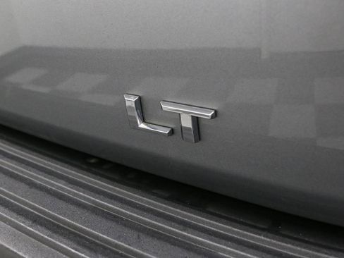 Used 2023 Chevrolet Suburban LT AWD/4WD image 9