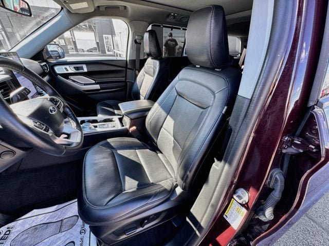 Used 2023 Ford Explorer Limited w/ Limited Technology Package AWD/4WD image 18