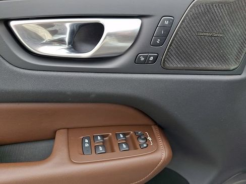 Certified 2023 Volvo XC60 B5 Plus w/ Climate Package AWD/4WD image 12