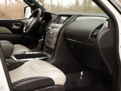 Used 2019 INFINITI QX80 Limited w/ All-Season Package image 44