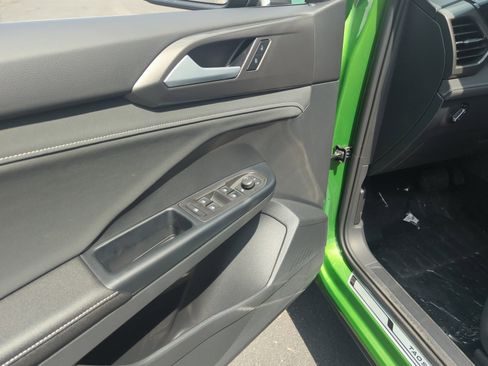 New 2025 Volkswagen Taos SE image 13