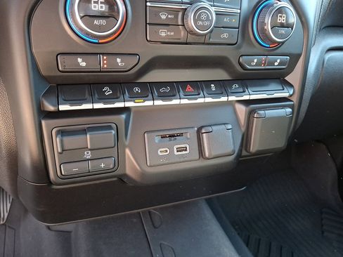 Used 2020 Chevrolet Silverado 1500 LT w/ All-Star Edition AWD/4WD image 23