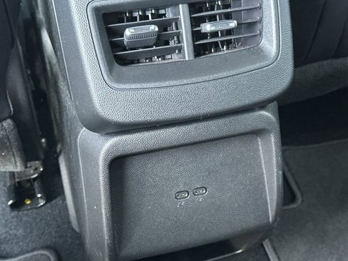 Used 2025 Chevrolet Equinox EV LT w/ Convenience Package image 40