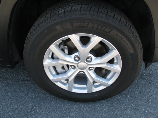 Used 2023 Jeep Grand Cherokee Limited AWD/4WD image 12