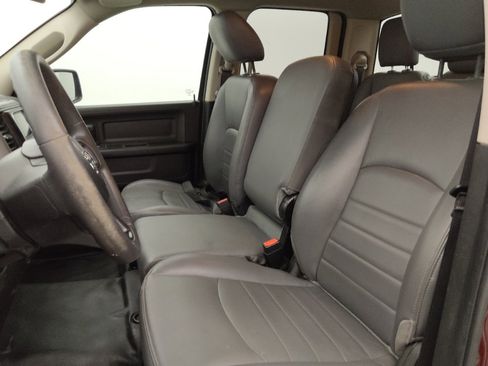 Used 2019 RAM 1500 Tradesman w/ Chrome Appearance Group RWD image 17