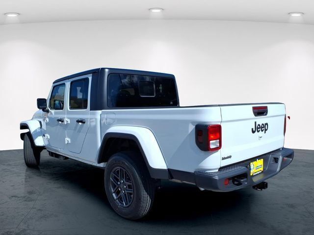 New 2026 Jeep Gladiator Sport AWD/4WD image 7
