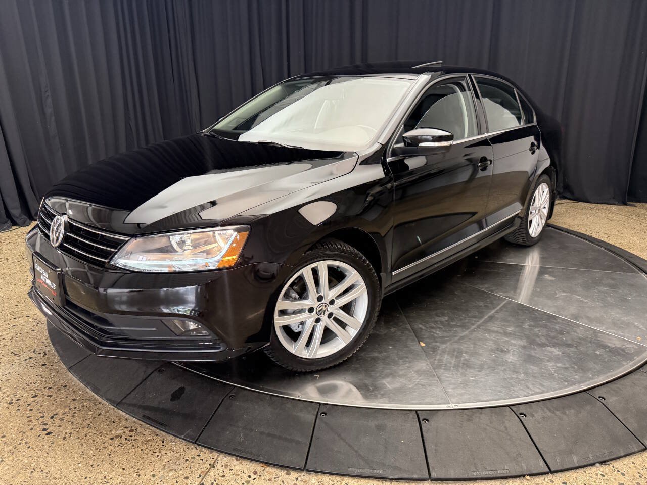 Used 2017 Volkswagen Jetta SEL Premium FWD image 2