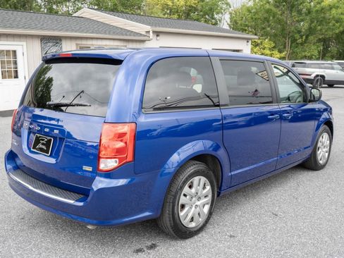 Used 2018 Dodge Grand Caravan SE w/ UConnect Hands-Free Group FWD image 10