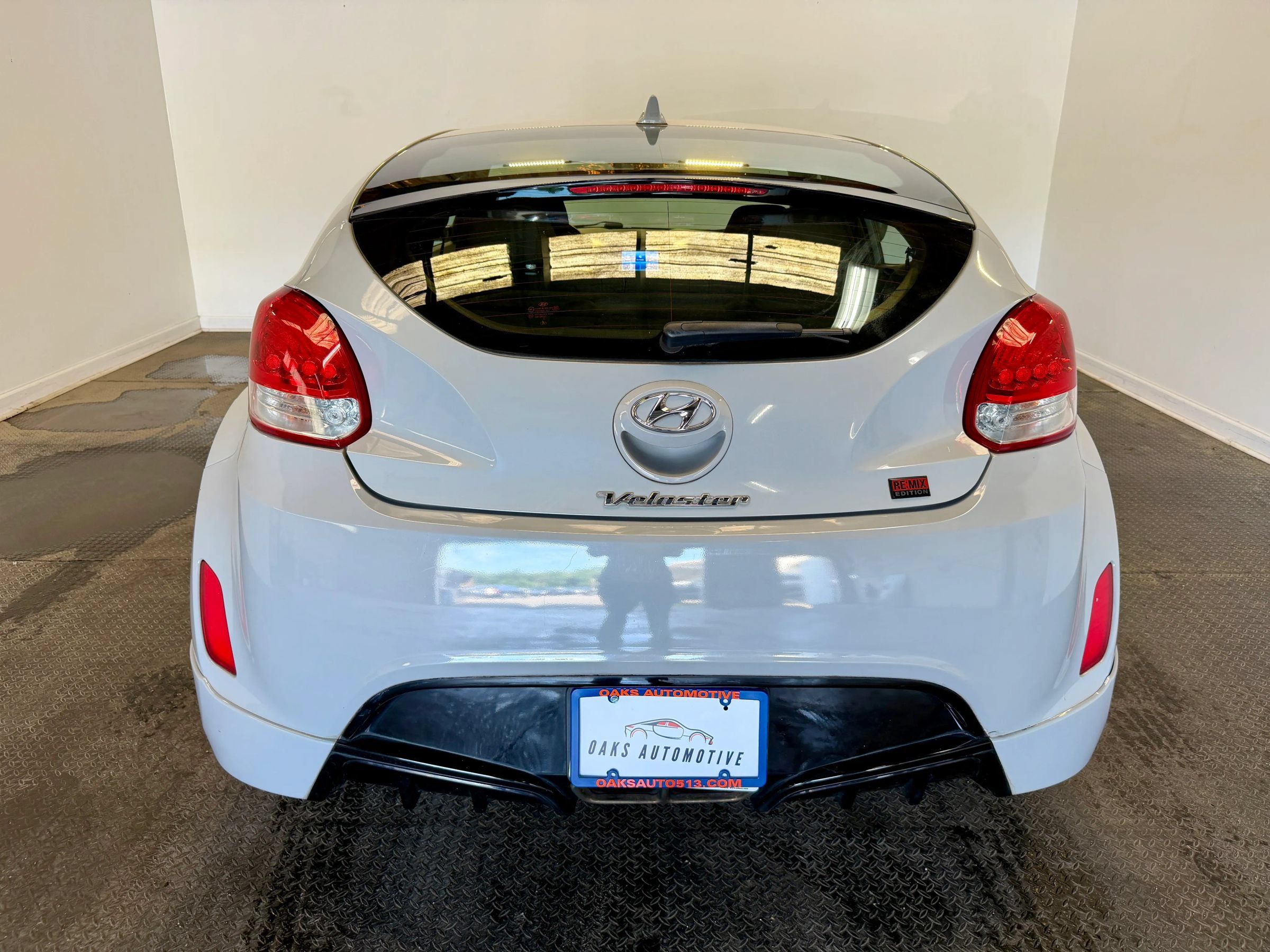 Used 2013 Hyundai Veloster RE:MIX Edition FWD image 6
