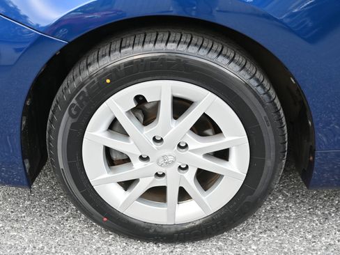 Used 2017 Toyota Prius V Three image 30