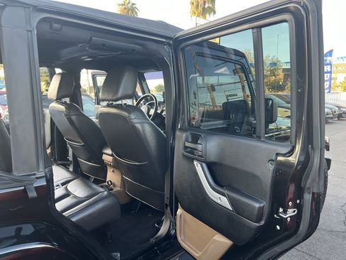 Used 2014 Jeep Wrangler Unlimited Sahara w/ Max Tow Package image 15