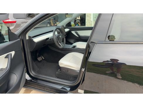 Used 2021 Tesla Model Y Long Range AWD/4WD image 5
