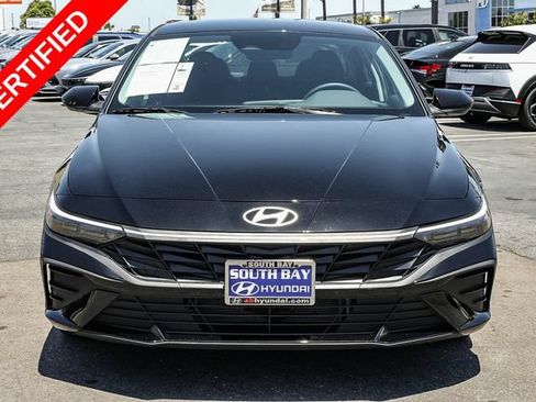 Used 2025 Hyundai Elantra Hybrid FWD image 2