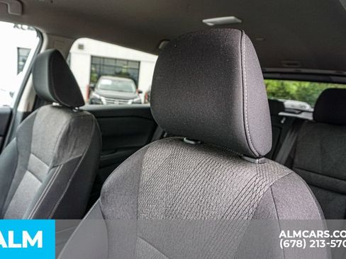 Used 2024 Nissan Rogue SV FWD image 18