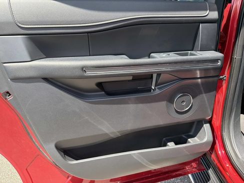Used 2022 Ford Expedition Max XLT RWD image 14