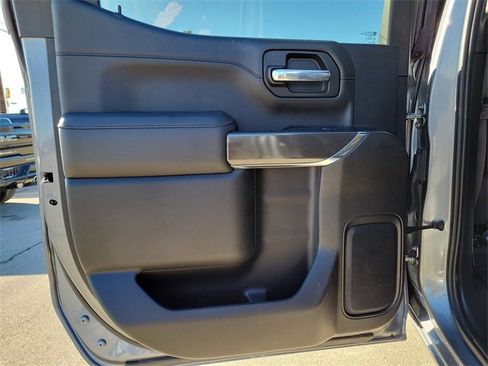 Used 2022 GMC Sierra 1500 AT4 w/ AT4 Premium Package image 11