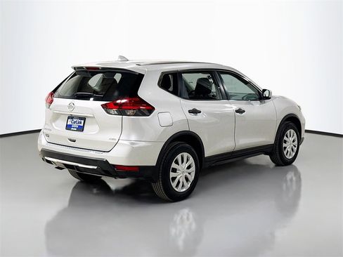 Used 2017 Nissan Rogue S image 8