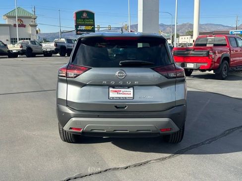 Used 2023 Nissan Rogue SV AWD/4WD image 10