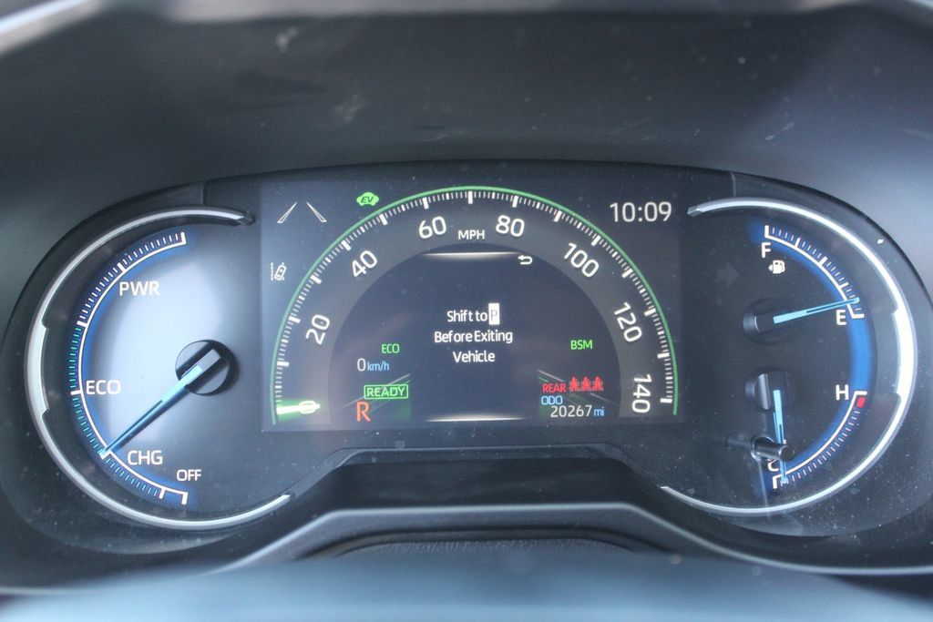 Used 2024 Toyota RAV4 LE AWD/4WD image 28