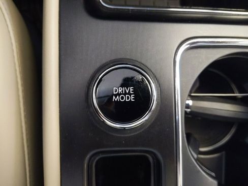 Used 2025 Lincoln Corsair AWD w/ Equipment Group 101A image 23