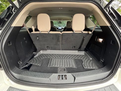 Used 2020 Ford Explorer XLT w/ Equipment Group 202A RWD image 25