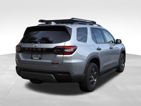 New 2026 Honda Pilot TrailSport image 3