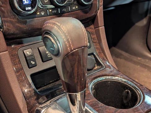 Used 2013 Buick Enclave Leather image 12