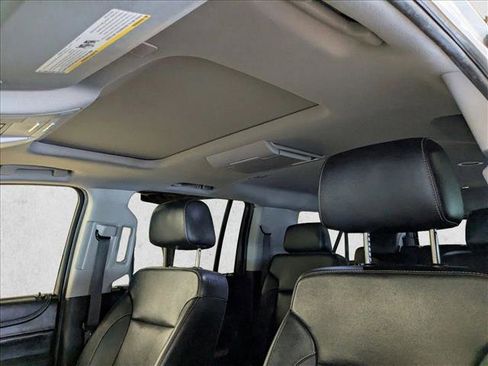 Used 2019 Chevrolet Suburban Premier image 20