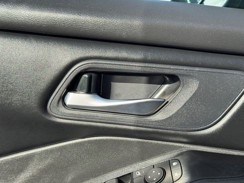 Used 2024 Nissan Rogue SV image 21