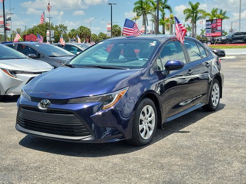 Used 2024 Toyota Corolla LE FWD image 5