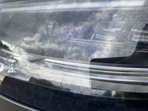 Used 2023 Land Rover Range Rover Long Wheelbase Autobiography image 10