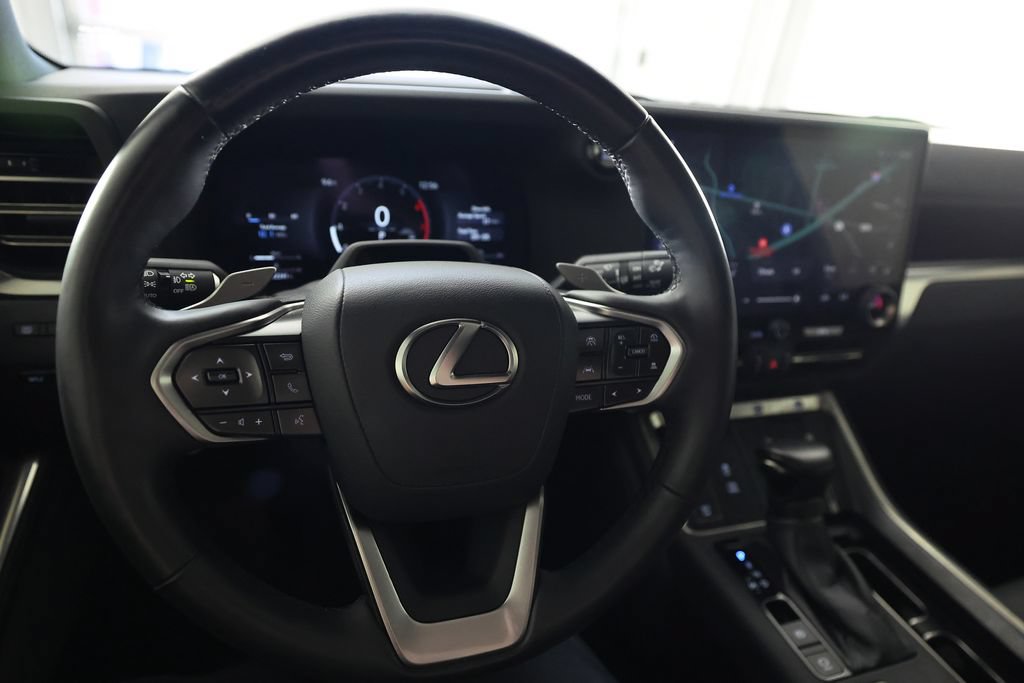 Used 2024 Lexus GX 550 w/ Accessory Package (2T) AWD/4WD image 22