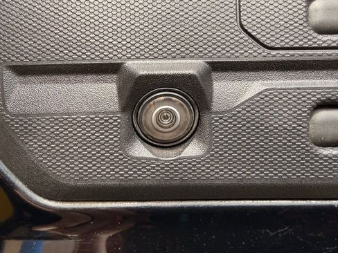 Used 2021 GMC Sierra 1500 AT4 w/ AT4 Premium Package AWD/4WD image 7