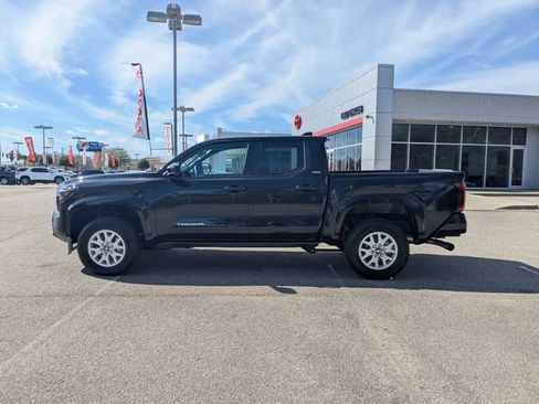 Used 2024 Toyota Tacoma SR5 w/ SR5 Upgrade Package image 6