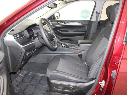 Used 2023 Jeep Grand Cherokee L Laredo image 21