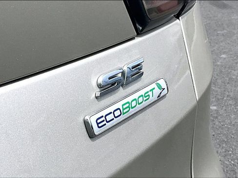 Used 2017 Ford Escape SE FWD image 8