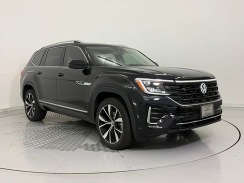 Used 2025 Volkswagen Atlas SEL Premium R-Line image 7
