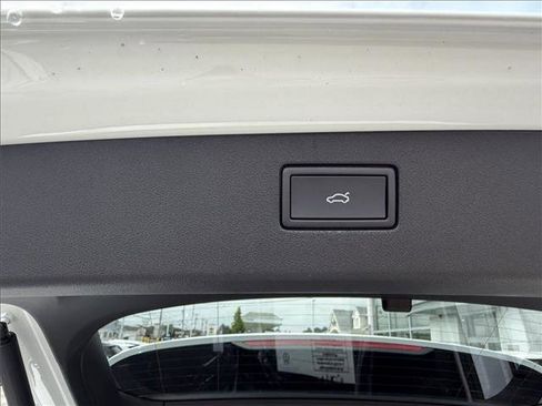 New 2026 Volkswagen Tiguan SE image 10