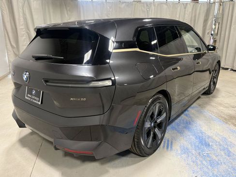 Used 2023 BMW iX xDrive50 w/ Premium Package AWD/4WD image 18