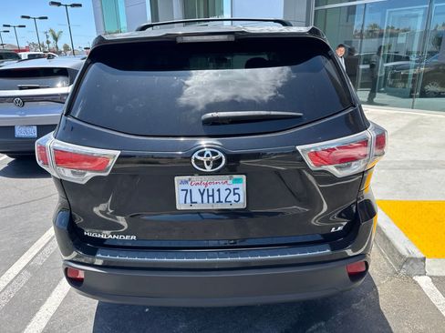 Used 2015 Toyota Highlander LE FWD image 5