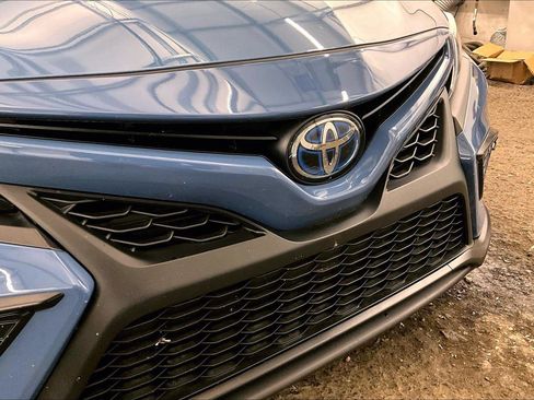 Used 2023 Toyota Camry SE image 29