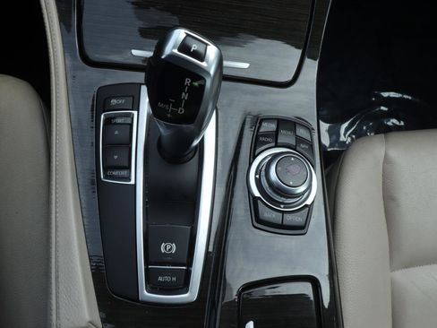Used 2013 BMW 528i Sedan RWD image 29