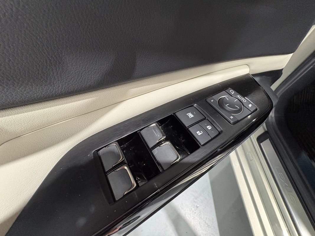 Used 2023 Lexus ES 350 w/ Premium Package FWD image 39