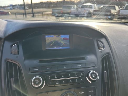 Used 2016 Ford Focus SE image 15
