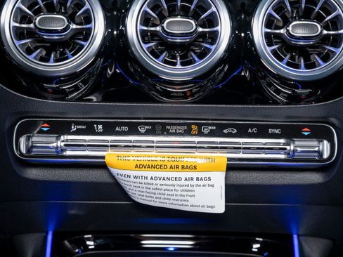 Certified 2025 Mercedes-Benz GLA 250 image 20