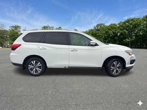 Used 2017 Nissan Pathfinder S AWD/4WD image 7