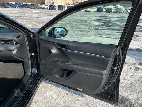 Used 2022 Toyota Camry XSE w/ Cold Weather Package image 23