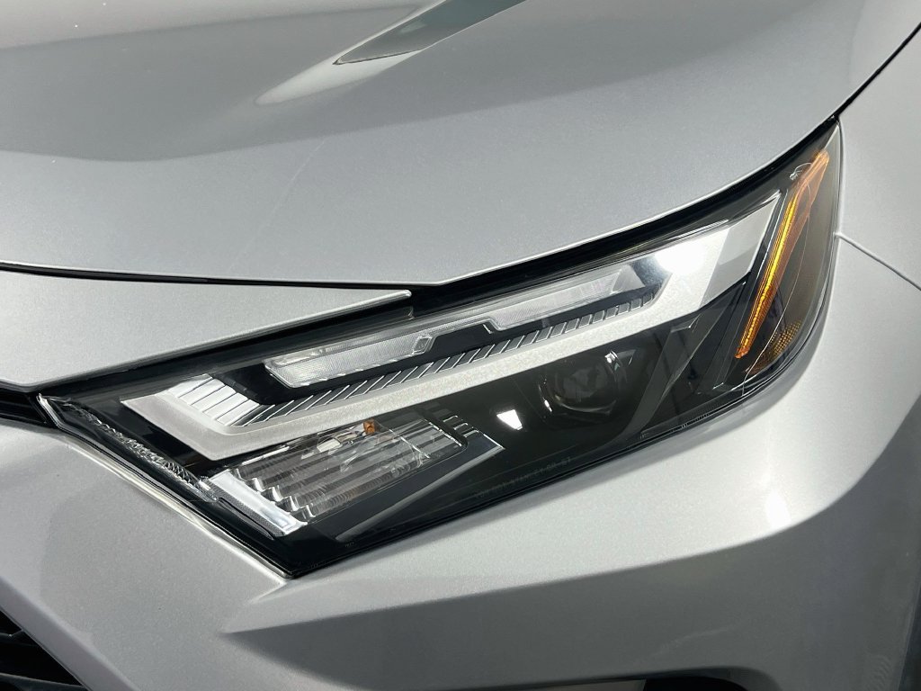 Used 2022 Toyota RAV4 XLE Premium FWD image 11