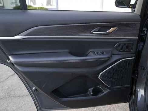 Used 2021 Jeep Grand Cherokee L Limited image 30