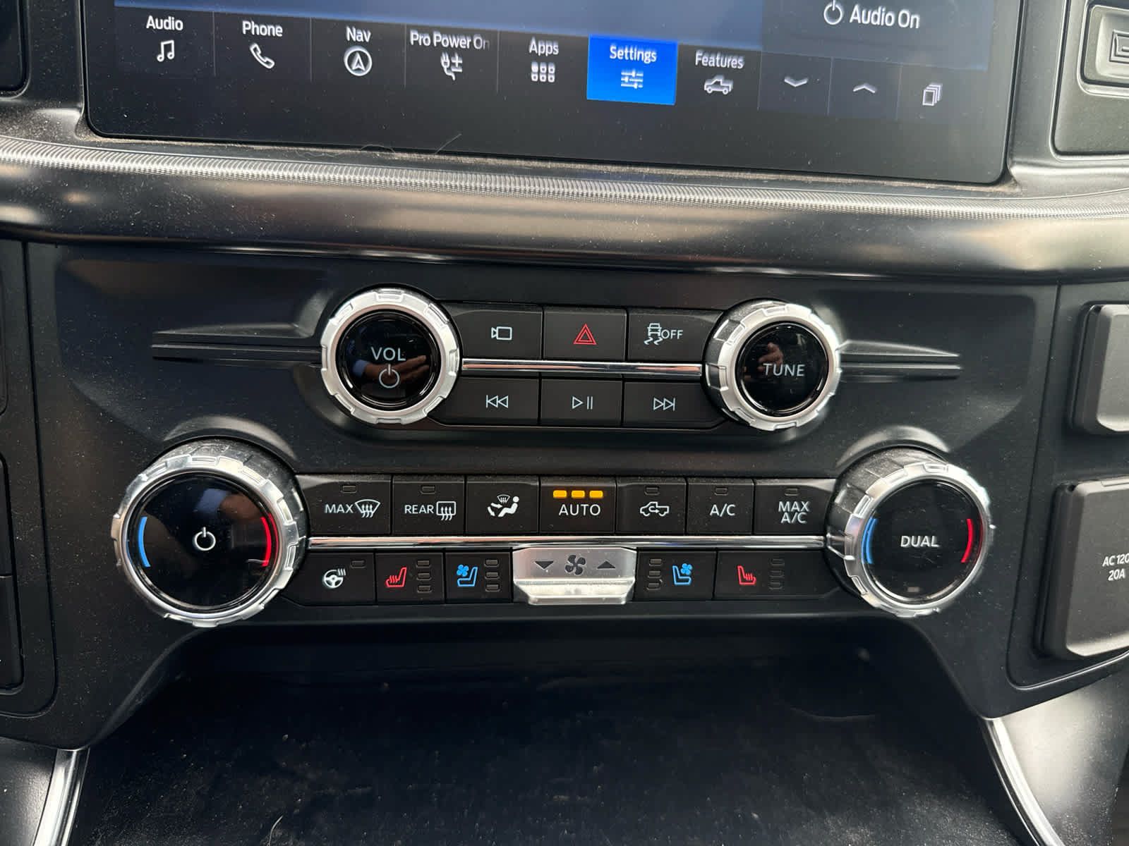 Used 2025 Ford F150 Raptor AWD/4WD image 11